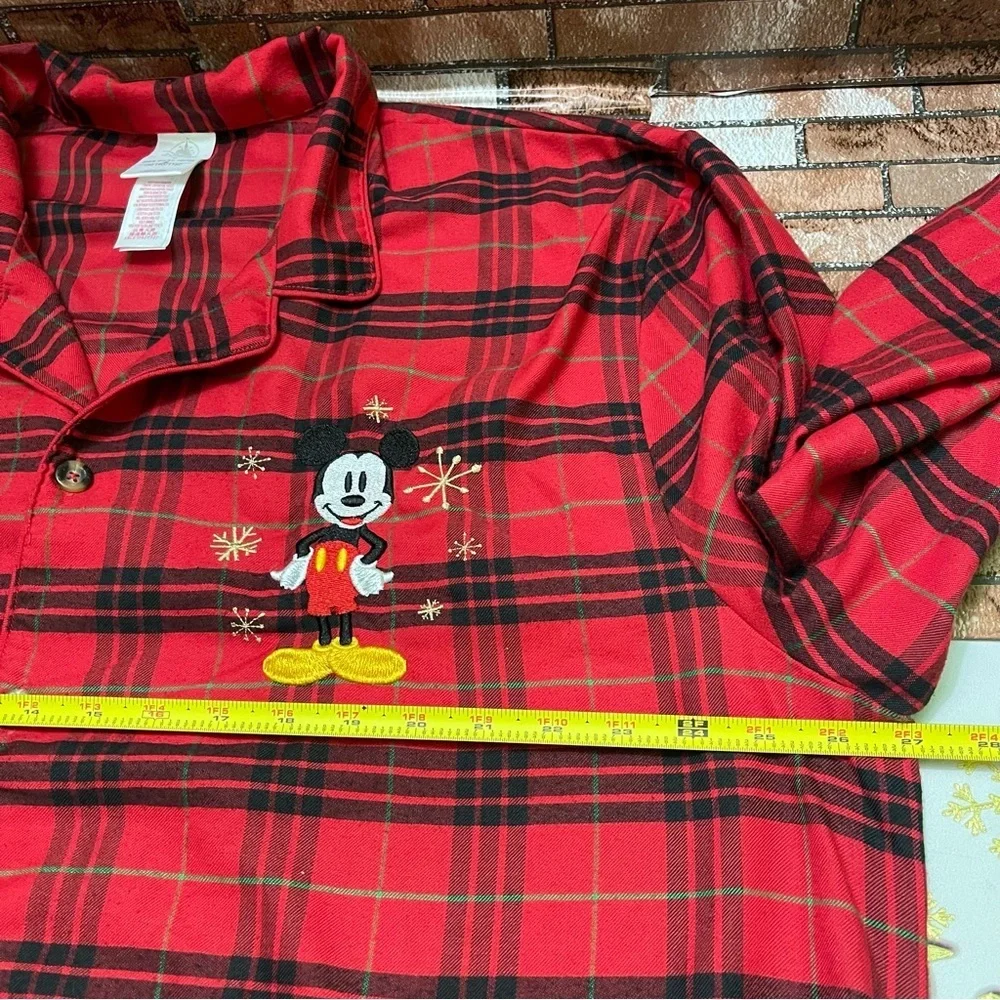 Disney Women’s Buffalo plaid Mickey Mouse pajama Top - Picture 4 of 7